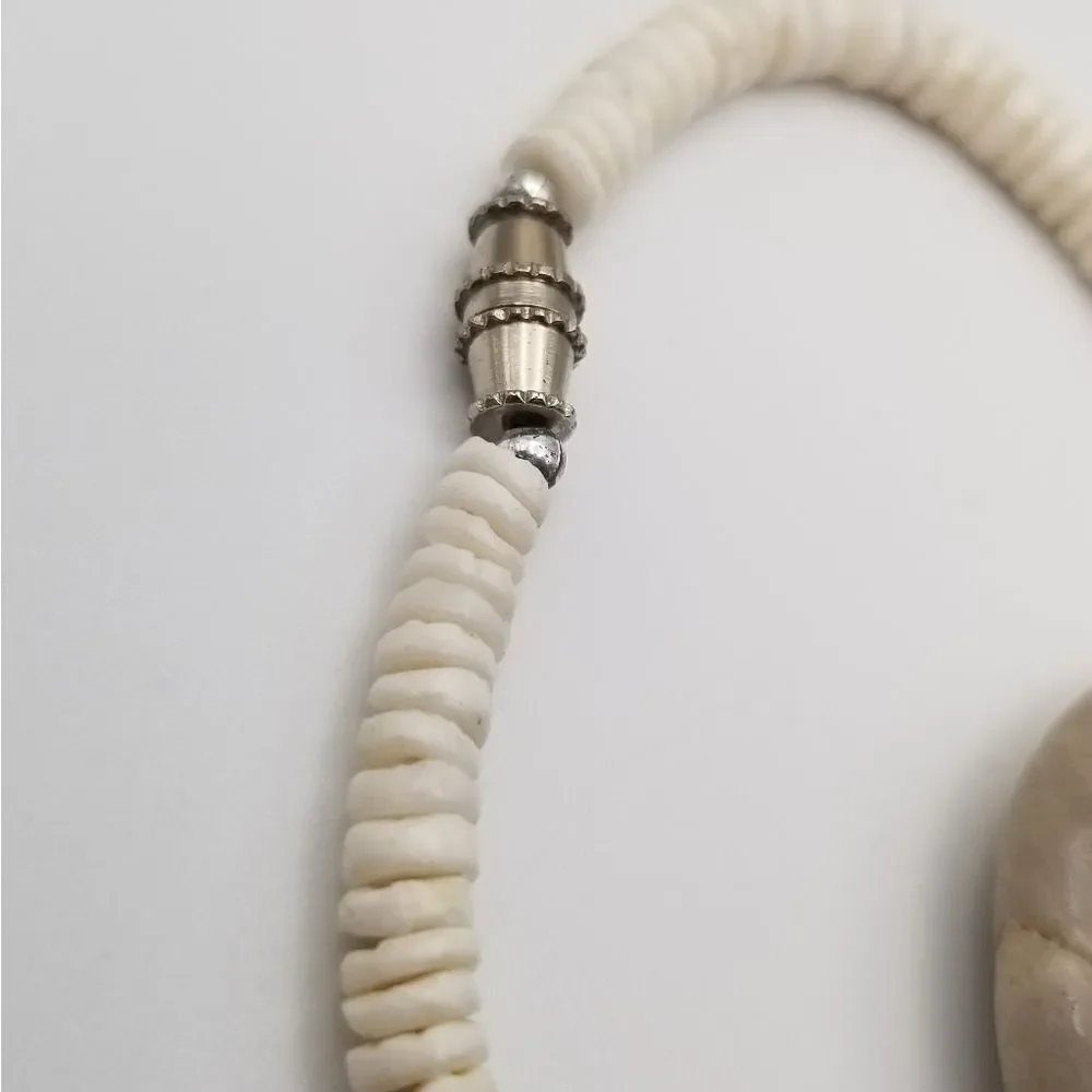 Beachy boho puka shell bracelet trending 🤩 H